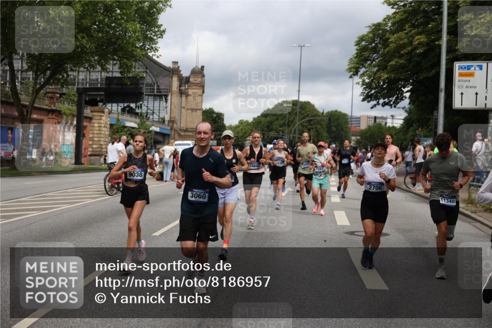 29.06.2025 - hella hamburg halbmarathon Yannick Fuchs http://msf.ph/oto/8186957 29.06.2025 10:43:39 20KM 1094, 1342, 1381, 1476, 2013, 2504, 2516, 2592, 2596, 2706, 2878, 2889, 2937, 3060, 3692, 4017, 4832, 5460, 6115, 6158, 7067, 7297, 7332, 8112, 8437, 8821, 9038, 9126, 9200, 9213, 9463, 9597, 9619, 9695, 9723, 9924, 9965, 10189, 11340, 11519, 11819, 11977, 12035, 12271, 12670, 13233, 13688, 13690, 14526, 14838, 15422, 15519, 15523, 16114, 16627, 16653, 16731, 16738, 16891, 17753, 17908, 18058, 18842, 18926, 18960, 19109 meine-sportfotos.de