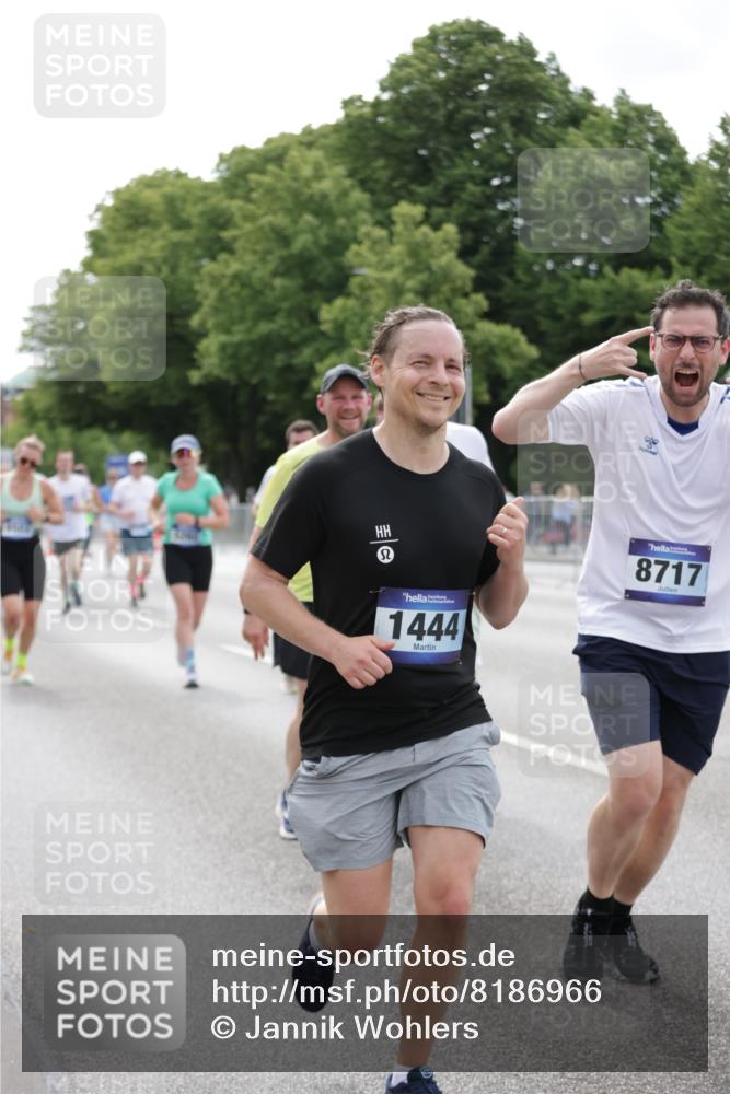29.06.2025 - hella hamburg halbmarathon Jannik Wohlers http://msf.ph/oto/8186966 29.06.2025 10:23:36 Lombardsbrücke 1389, 1444, 1545, 2489, 3013, 3185, 3579, 4122, 4597, 4990, 4993, 5039, 5055, 5258, 5260, 5358, 5661, 5954, 7013, 7426, 8141, 8149, 8502, 8717, 9217, 9603, 11044, 11306, 11347, 11415, 11454, 14433, 14439, 15352, 17414, 17513, 17595, 18091, 18210, 18314, 18745, 18998, 19017 meine-sportfotos.de