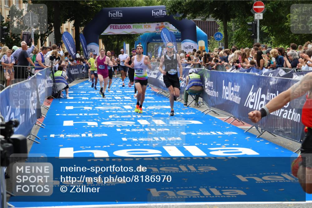 29.06.2025 - hella hamburg halbmarathon Zöllner http://msf.ph/oto/8186970 29.06.2025 10:33:41 Ziel 1053, 1396, 2836, 8312, 12595, 14975, 16755, 17191, 18854 meine-sportfotos.de