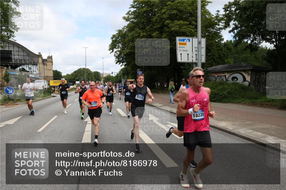 29.06.2025 - hella hamburg halbmarathon Yannick Fuchs http://msf.ph/oto/8186978 29.06.2025 10:30:03 20KM 57, 1344, 1889, 4050, 4740, 4944, 5269, 5554, 6704, 7466, 7867, 8901, 10771, 11559, 11898, 12044, 12204, 12751, 13798, 14629, 14841, 14952, 15390, 15391, 15931, 16177, 16695, 16811, 16964, 17022, 17643, 17826, 18183, 18220, 18237 meine-sportfotos.de