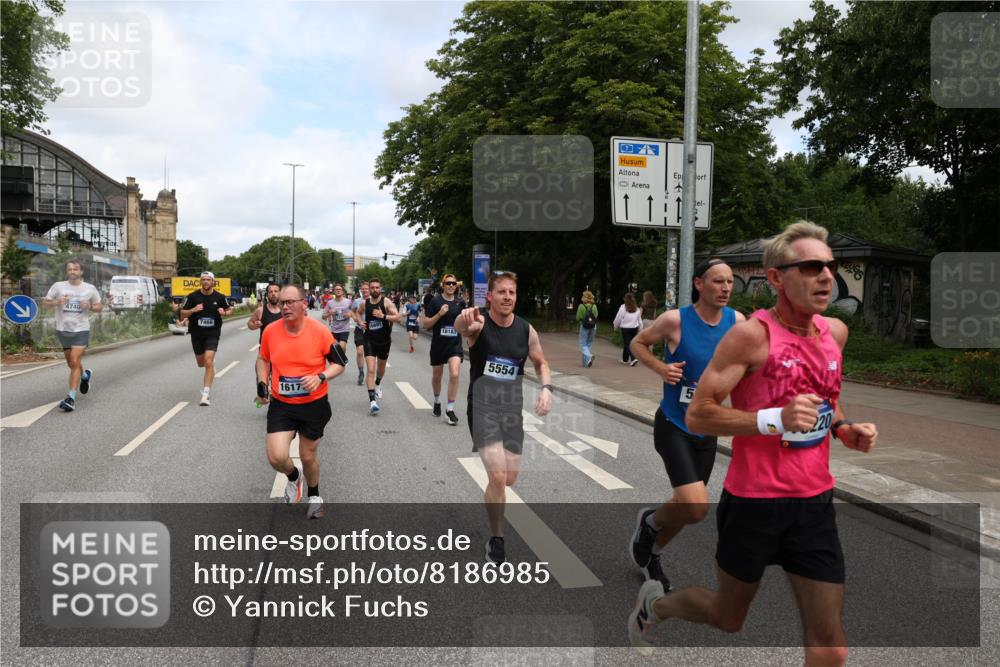 29.06.2025 - hella hamburg halbmarathon Yannick Fuchs http://msf.ph/oto/8186985 29.06.2025 10:30:04 20KM 57, 1344, 1889, 4050, 4740, 4944, 5269, 5554, 6704, 7466, 7867, 8901, 10771, 11559, 11898, 12044, 12751, 13798, 14629, 14841, 14952, 15390, 15391, 15931, 16177, 16695, 16811, 16964, 17022, 17643, 17826, 18183, 18220, 18237 meine-sportfotos.de