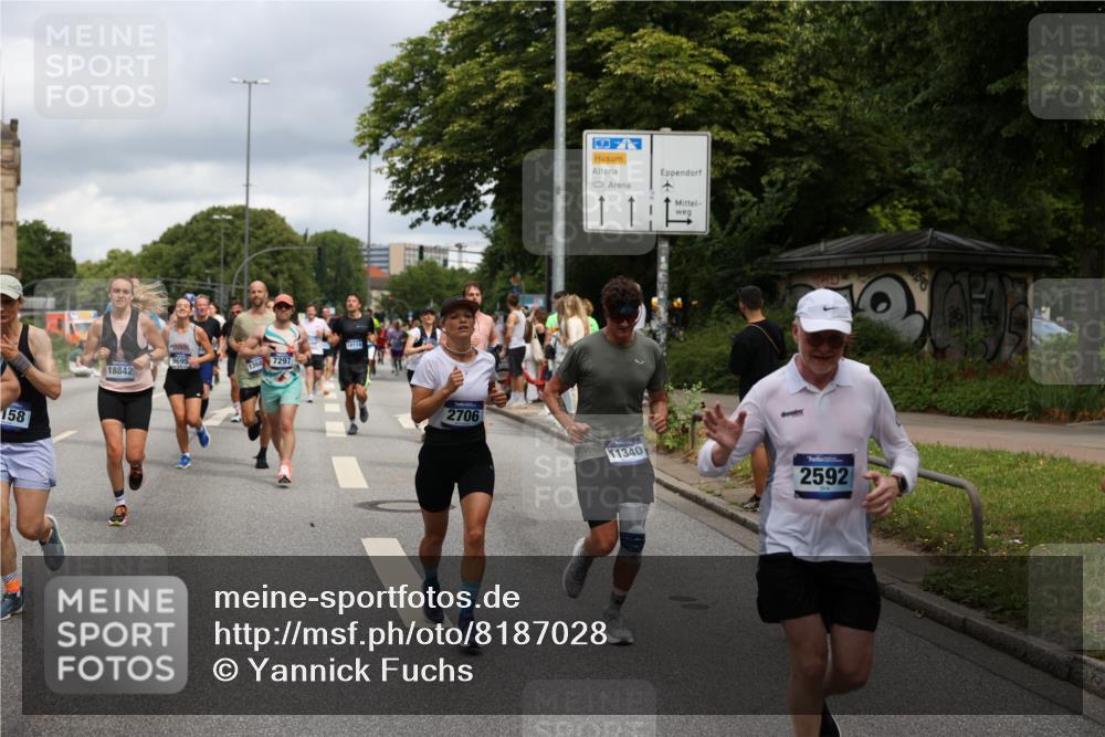 29.06.2025 - hella hamburg halbmarathon Yannick Fuchs http://msf.ph/oto/8187028 29.06.2025 10:43:39 20KM 1094, 1342, 1381, 1476, 2013, 2504, 2516, 2592, 2596, 2706, 2878, 2889, 2937, 3060, 3692, 4017, 4832, 5460, 6115, 6158, 7067, 7297, 7332, 8112, 8437, 8821, 9038, 9126, 9200, 9213, 9463, 9597, 9619, 9695, 9723, 9924, 9965, 10189, 11340, 11519, 11819, 11977, 12035, 12271, 12670, 13233, 13688, 13690, 14526, 14838, 15422, 15519, 15523, 16114, 16627, 16653, 16731, 16738, 16891, 17753, 17908, 18058, 18842, 18926, 18960, 19109 meine-sportfotos.de