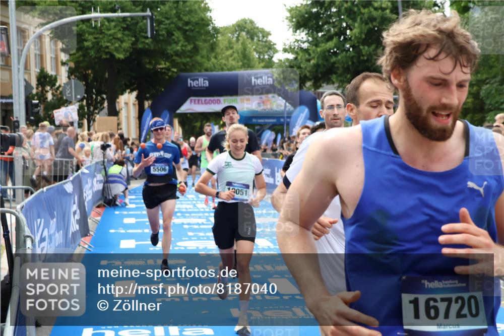 29.06.2025 - hella hamburg halbmarathon Zöllner http://msf.ph/oto/8187040 29.06.2025 10:43:32 Ziel 2653, 3928, 4080, 5124, 5436, 5506, 7635, 8664, 9931, 10237, 10246, 11648, 12623, 14484, 16338, 17391, 18513, 18775, 18810, 18942, 19009, 19051, 19229 meine-sportfotos.de