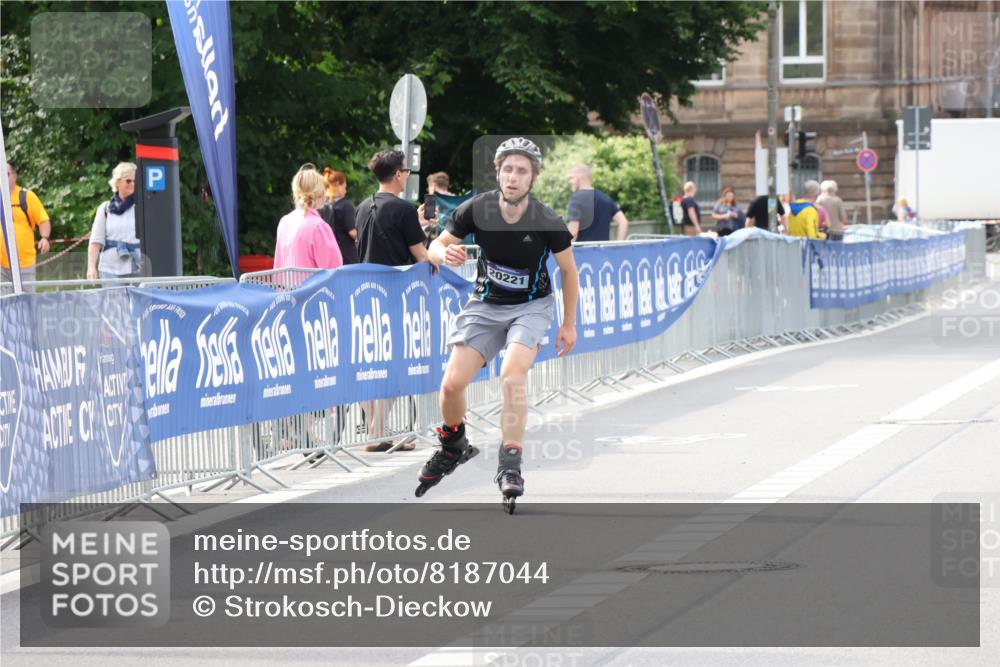 29.06.2025 - hella hamburg halbmarathon Strokosch-Dieckow http://msf.ph/oto/8187044 29.06.2025 09:27:22 Ziel 20040, 20221 meine-sportfotos.de