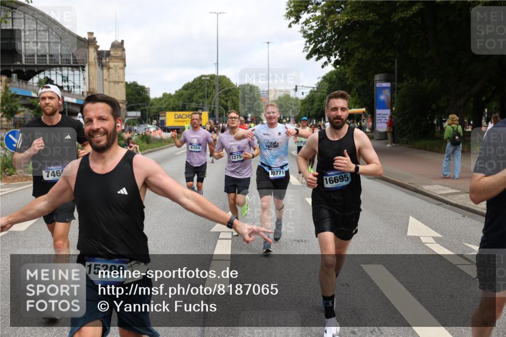 29.06.2025 - hella hamburg halbmarathon Yannick Fuchs http://msf.ph/oto/8187065 29.06.2025 10:30:05 20KM 57, 1344, 1889, 4050, 4740, 4944, 5269, 5554, 6704, 7466, 7867, 8901, 10771, 11559, 11898, 12044, 12751, 13798, 14629, 14841, 15390, 15391, 15931, 16177, 16695, 16811, 16964, 17022, 17643, 17826, 18183, 18220, 18237 meine-sportfotos.de