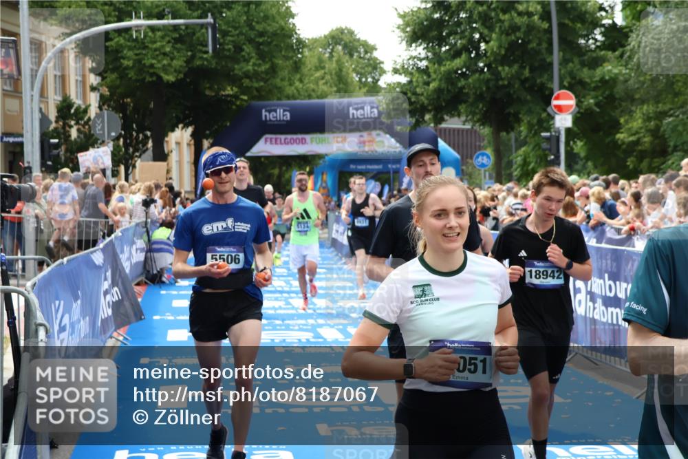 29.06.2025 - hella hamburg halbmarathon Zöllner http://msf.ph/oto/8187067 29.06.2025 10:43:33 Ziel 3928, 4080, 5124, 5436, 5506, 7635, 8664, 9931, 10237, 10246, 11648, 12623, 14484, 16338, 17391, 18513, 18775, 18810, 18942, 19051, 19229 meine-sportfotos.de