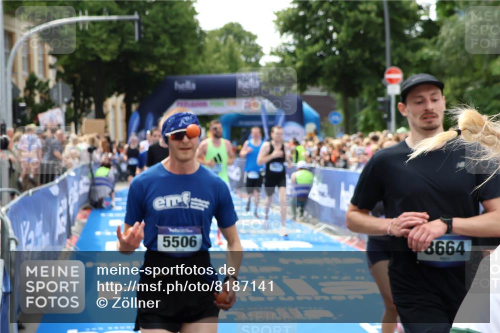 29.06.2025 - hella hamburg halbmarathon Zöllner http://msf.ph/oto/8187141 29.06.2025 10:43:34 Ziel 3928, 4080, 5124, 5436, 5506, 7635, 8664, 9931, 10246, 11648, 12623, 14484, 16338, 18513, 18775, 18810, 18942, 19229 meine-sportfotos.de