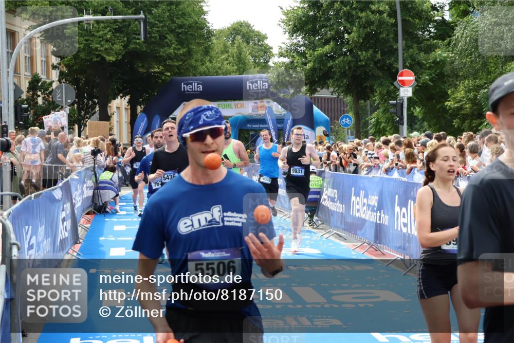 29.06.2025 - hella hamburg halbmarathon Zöllner http://msf.ph/oto/8187150 29.06.2025 10:43:35 Ziel 3928, 4080, 5124, 5436, 7635, 9931, 10246, 11648, 12623, 13996, 14484, 16338, 18513, 18775, 18810, 19229 meine-sportfotos.de