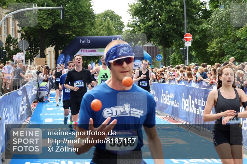29.06.2025 - hella hamburg halbmarathon Zöllner http://msf.ph/oto/8187157 29.06.2025 10:43:35 Ziel 3928, 4080, 5124, 5436, 7635, 9931, 10246, 11648, 12623, 13996, 14484, 16338, 18513, 18775, 18810, 19229 meine-sportfotos.de