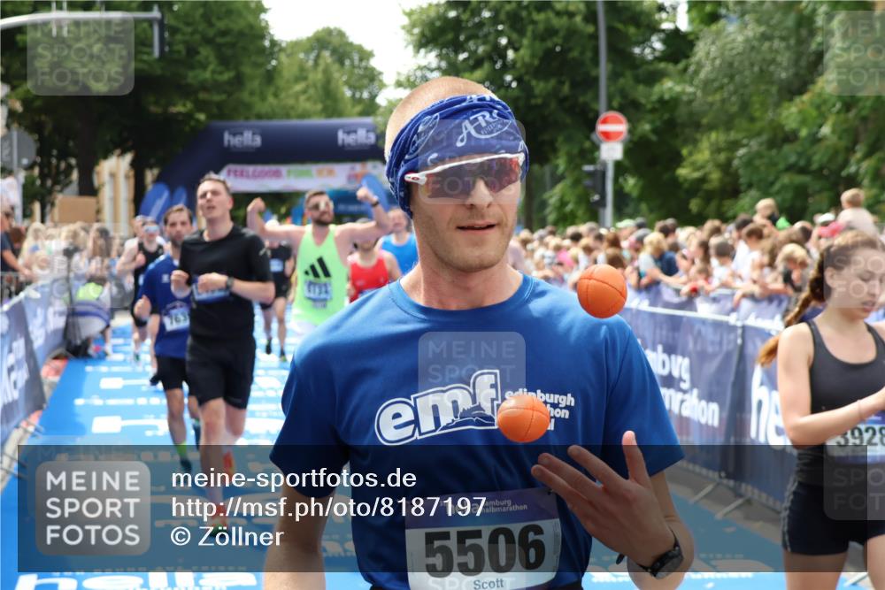 29.06.2025 - hella hamburg halbmarathon Zöllner http://msf.ph/oto/8187197 29.06.2025 10:43:35 Ziel 3928, 4080, 5124, 5436, 7635, 9931, 10246, 11648, 12623, 13996, 14484, 16338, 18513, 18775, 18810, 19229 meine-sportfotos.de