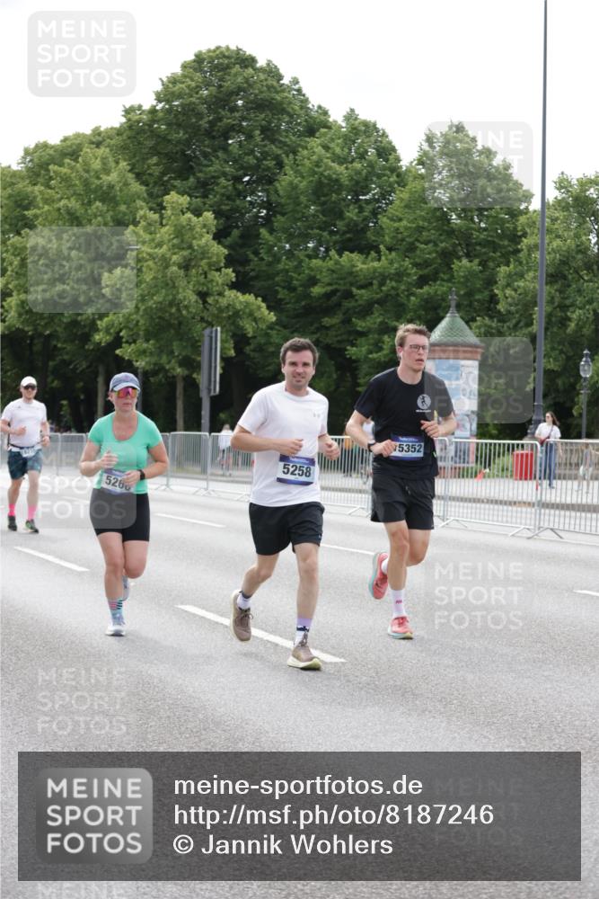 29.06.2025 - hella hamburg halbmarathon Jannik Wohlers http://msf.ph/oto/8187246 29.06.2025 10:23:38 Lombardsbrücke 1389, 1444, 2489, 3013, 3185, 3579, 4122, 4597, 4990, 4993, 5039, 5055, 5258, 5260, 5661, 5954, 7013, 7426, 7920, 8141, 8149, 8187, 8502, 8717, 9217, 9603, 11044, 11306, 11347, 11415, 14433, 14439, 15352, 15456, 17147, 17262, 17414, 17513, 17595, 18210, 18745, 18998, 19017 meine-sportfotos.de