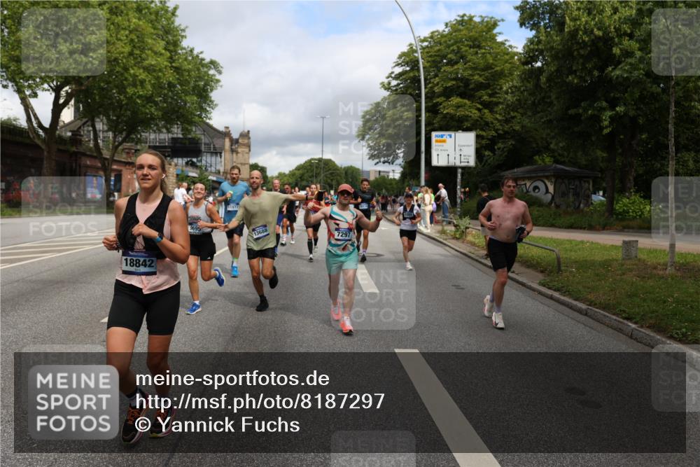29.06.2025 - hella hamburg halbmarathon Yannick Fuchs http://msf.ph/oto/8187297 29.06.2025 10:43:42 20KM 1342, 1476, 2013, 2504, 2516, 2592, 2596, 2706, 2878, 2889, 2937, 3060, 3562, 3692, 4017, 4832, 5460, 5978, 6115, 6158, 7100, 7297, 7332, 7657, 8112, 8437, 9038, 9126, 9200, 9463, 9491, 9597, 9619, 9695, 9723, 9924, 9965, 10189, 11340, 11519, 11819, 11977, 12035, 12271, 12670, 13233, 13688, 13690, 13976, 14526, 14838, 15422, 15519, 15523, 16114, 16653, 16731, 16738, 16843, 16877, 16891, 17753, 17908, 18058, 18350, 18842, 18926, 18960, 19109 meine-sportfotos.de