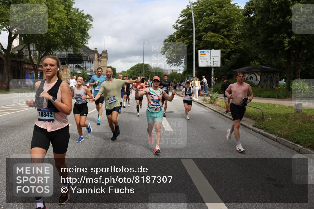 29.06.2025 - hella hamburg halbmarathon Yannick Fuchs http://msf.ph/oto/8187307 29.06.2025 10:43:42 20KM 1342, 1476, 2013, 2504, 2516, 2592, 2596, 2706, 2878, 2889, 2937, 3060, 3562, 3692, 4017, 4832, 5460, 5978, 6115, 6158, 7100, 7297, 7332, 7657, 8112, 8437, 9038, 9126, 9200, 9463, 9491, 9597, 9619, 9695, 9723, 9924, 9965, 10189, 11340, 11519, 11819, 11977, 12035, 12271, 12670, 13233, 13688, 13690, 13976, 14526, 14838, 15422, 15519, 15523, 16114, 16653, 16731, 16738, 16843, 16877, 16891, 17753, 17908, 18058, 18350, 18842, 18926, 18960, 19109 meine-sportfotos.de