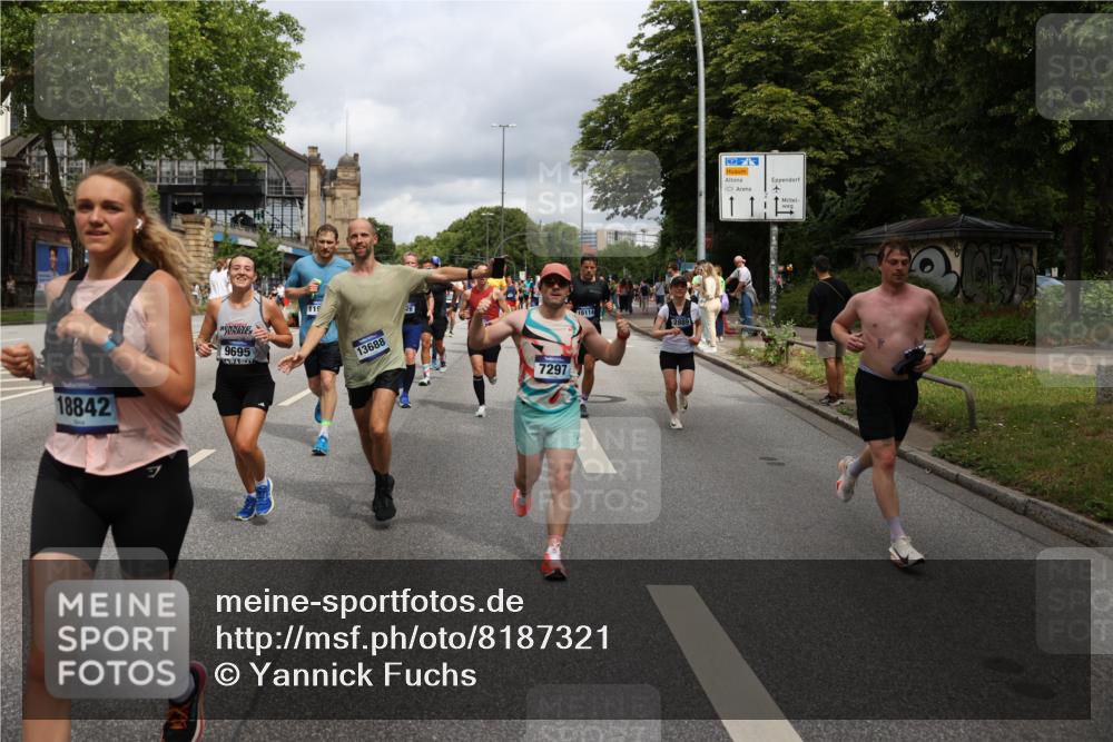 29.06.2025 - hella hamburg halbmarathon Yannick Fuchs http://msf.ph/oto/8187321 29.06.2025 10:43:42 20KM 1342, 1476, 2013, 2504, 2516, 2592, 2596, 2706, 2878, 2889, 2937, 3060, 3562, 3692, 4017, 4832, 5460, 5978, 6115, 6158, 7100, 7297, 7332, 7657, 8112, 8437, 9038, 9126, 9200, 9463, 9491, 9597, 9619, 9695, 9723, 9924, 9965, 10189, 11340, 11519, 11819, 11977, 12035, 12271, 12670, 13233, 13688, 13690, 13976, 14526, 14838, 15422, 15519, 15523, 16114, 16653, 16731, 16738, 16843, 16877, 16891, 17753, 17908, 18058, 18350, 18842, 18926, 18960, 19109 meine-sportfotos.de