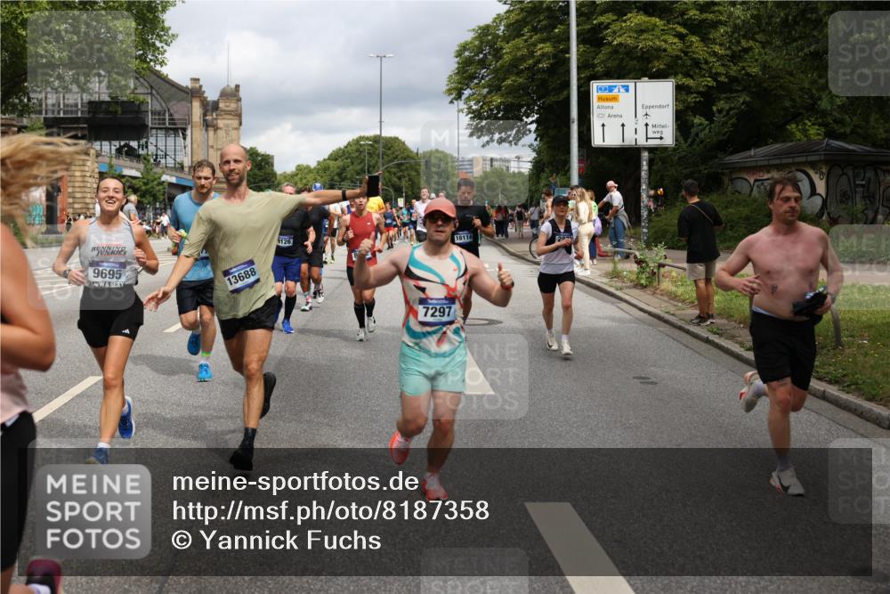 29.06.2025 - hella hamburg halbmarathon Yannick Fuchs http://msf.ph/oto/8187358 29.06.2025 10:43:42 20KM 1342, 1476, 2013, 2504, 2516, 2592, 2596, 2706, 2878, 2889, 2937, 3060, 3562, 3692, 4017, 4832, 5460, 5978, 6115, 6158, 7100, 7297, 7332, 7657, 8112, 8437, 9038, 9126, 9200, 9463, 9491, 9597, 9619, 9695, 9723, 9924, 9965, 10189, 11340, 11519, 11819, 11977, 12035, 12271, 12670, 13233, 13688, 13690, 13976, 14526, 14838, 15422, 15519, 15523, 16114, 16653, 16731, 16738, 16843, 16877, 16891, 17753, 17908, 18058, 18350, 18842, 18926, 18960, 19109 meine-sportfotos.de