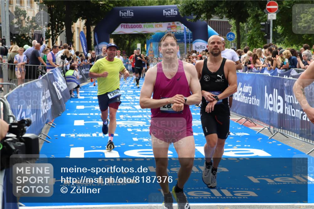 29.06.2025 - hella hamburg halbmarathon Zöllner http://msf.ph/oto/8187376 29.06.2025 10:33:46 Ziel 1396, 2228, 2746, 2836, 4246, 5193, 12595, 14975, 16755, 17191 meine-sportfotos.de