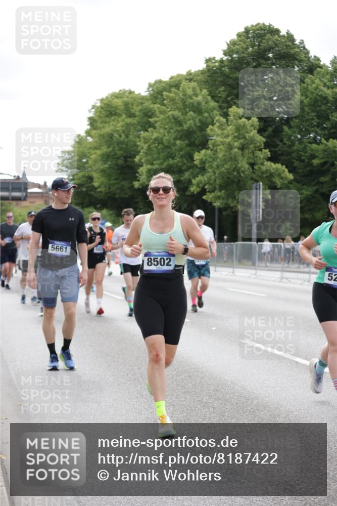 29.06.2025 - hella hamburg halbmarathon Jannik Wohlers http://msf.ph/oto/8187422 29.06.2025 10:23:39 Lombardsbrücke 1389, 1444, 3013, 3185, 3579, 4122, 4597, 4990, 4993, 5039, 5258, 5260, 5661, 5954, 7013, 7426, 7920, 8141, 8149, 8187, 8502, 8717, 9217, 9603, 11306, 11347, 11415, 14433, 14439, 15352, 15456, 17147, 17262, 17414, 17513, 17595, 18132, 18210, 18745, 18998 meine-sportfotos.de