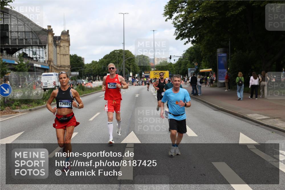 29.06.2025 - hella hamburg halbmarathon Yannick Fuchs http://msf.ph/oto/8187425 29.06.2025 10:30:09 20KM 57, 1344, 1889, 4050, 4740, 4944, 5269, 5554, 6704, 7466, 7867, 10771, 11559, 11898, 12044, 12751, 13798, 14629, 14841, 15390, 15415, 15701, 15931, 16123, 16177, 16695, 16811, 16964, 17022, 17826, 18183, 18220, 18237 meine-sportfotos.de