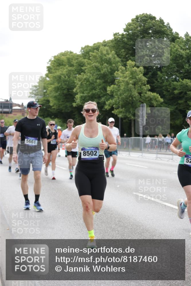 29.06.2025 - hella hamburg halbmarathon Jannik Wohlers http://msf.ph/oto/8187460 29.06.2025 10:23:39 Lombardsbrücke 1389, 1444, 3013, 3185, 3579, 4122, 4597, 4990, 4993, 5039, 5258, 5260, 5661, 5954, 7013, 7426, 7920, 8141, 8149, 8187, 8502, 8717, 9217, 9603, 11306, 11347, 11415, 14433, 14439, 15352, 15456, 17147, 17262, 17414, 17513, 17595, 18132, 18210, 18745, 18998 meine-sportfotos.de