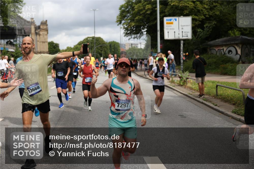29.06.2025 - hella hamburg halbmarathon Yannick Fuchs http://msf.ph/oto/8187477 29.06.2025 10:43:42 20KM 1342, 1476, 2013, 2504, 2516, 2592, 2596, 2706, 2878, 2889, 2937, 3060, 3562, 3692, 4017, 4832, 5460, 5978, 6115, 6158, 7100, 7297, 7332, 7657, 8112, 8437, 9038, 9126, 9200, 9463, 9491, 9597, 9619, 9695, 9723, 9924, 9965, 10189, 11340, 11519, 11819, 11977, 12035, 12271, 12670, 13233, 13688, 13690, 13976, 14526, 14838, 15422, 15519, 15523, 16114, 16653, 16731, 16738, 16843, 16877, 16891, 17753, 17908, 18058, 18350, 18842, 18926, 18960, 19109 meine-sportfotos.de