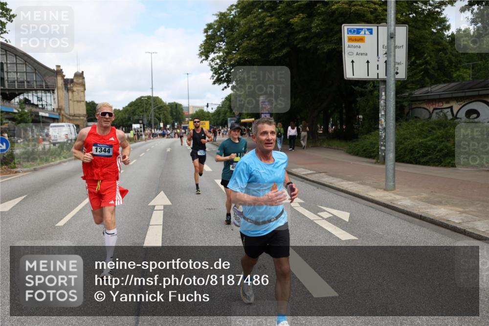 29.06.2025 - hella hamburg halbmarathon Yannick Fuchs http://msf.ph/oto/8187486 29.06.2025 10:30:11 20KM 57, 1344, 1889, 4050, 4740, 4944, 5269, 5554, 6704, 7466, 10771, 11559, 11898, 12044, 12751, 13798, 14841, 15390, 15415, 15701, 15931, 15959, 16123, 16177, 16695, 17022, 17826, 18183, 18237, 18259 meine-sportfotos.de