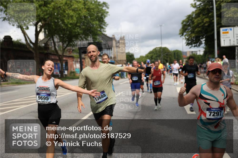 29.06.2025 - hella hamburg halbmarathon Yannick Fuchs http://msf.ph/oto/8187529 29.06.2025 10:43:42 20KM 1342, 1476, 2013, 2504, 2516, 2592, 2596, 2706, 2878, 2889, 2937, 3060, 3562, 3692, 4017, 4832, 5460, 5978, 6115, 6158, 7100, 7297, 7332, 7657, 8112, 8437, 9038, 9126, 9200, 9463, 9491, 9597, 9619, 9695, 9723, 9924, 9965, 10189, 11340, 11519, 11819, 11977, 12035, 12271, 12670, 13233, 13688, 13690, 13976, 14526, 14838, 15422, 15519, 15523, 16114, 16653, 16731, 16738, 16843, 16877, 16891, 17753, 17908, 18058, 18350, 18842, 18926, 18960, 19109 meine-sportfotos.de