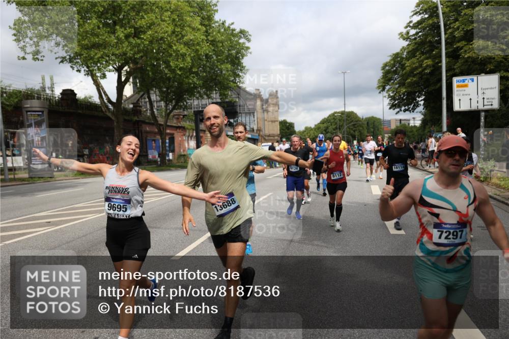 29.06.2025 - hella hamburg halbmarathon Yannick Fuchs http://msf.ph/oto/8187536 29.06.2025 10:43:43 20KM 1342, 1476, 2013, 2504, 2516, 2592, 2596, 2706, 2878, 2889, 2937, 3060, 3543, 3562, 3692, 4017, 4832, 5460, 5978, 6115, 6158, 7100, 7297, 7332, 7657, 8112, 8437, 9038, 9126, 9200, 9463, 9491, 9597, 9619, 9695, 9723, 9924, 9965, 10189, 11339, 11340, 11519, 11819, 11977, 12035, 12271, 12670, 13159, 13233, 13688, 13690, 13976, 14526, 14838, 15519, 15523, 16114, 16653, 16731, 16738, 16843, 16877, 16891, 17001, 17753, 17908, 18058, 18350, 18842, 18926, 18960, 19109 meine-sportfotos.de
