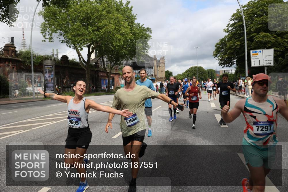 29.06.2025 - hella hamburg halbmarathon Yannick Fuchs http://msf.ph/oto/8187551 29.06.2025 10:43:43 20KM 1342, 1476, 2013, 2504, 2516, 2592, 2596, 2706, 2878, 2889, 2937, 3060, 3543, 3562, 3692, 4017, 4832, 5460, 5978, 6115, 6158, 7100, 7297, 7332, 7657, 8112, 8437, 9038, 9126, 9200, 9463, 9491, 9597, 9619, 9695, 9723, 9924, 9965, 10189, 11339, 11340, 11519, 11819, 11977, 12035, 12271, 12670, 13159, 13233, 13688, 13690, 13976, 14526, 14838, 15519, 15523, 16114, 16653, 16731, 16738, 16843, 16877, 16891, 17001, 17753, 17908, 18058, 18350, 18842, 18926, 18960, 19109 meine-sportfotos.de