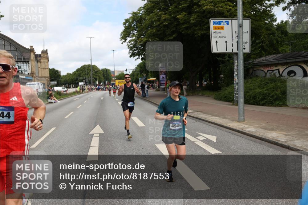 29.06.2025 - hella hamburg halbmarathon Yannick Fuchs http://msf.ph/oto/8187553 29.06.2025 10:30:11 20KM 57, 1344, 1889, 4050, 4740, 4944, 5269, 5554, 6704, 7466, 10771, 11559, 11898, 12044, 12751, 13798, 14841, 15390, 15415, 15701, 15931, 15959, 16123, 16177, 16695, 17022, 17826, 18183, 18237, 18259 meine-sportfotos.de