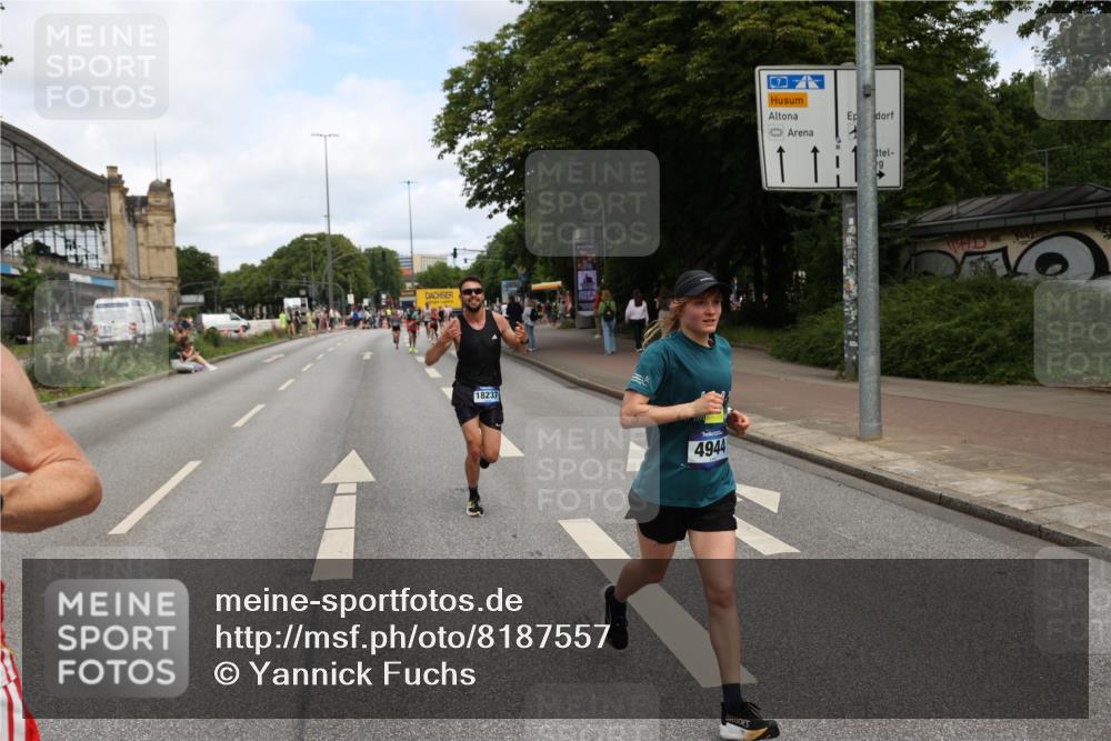 29.06.2025 - hella hamburg halbmarathon Yannick Fuchs http://msf.ph/oto/8187557 29.06.2025 10:30:11 20KM 57, 1344, 1889, 4050, 4740, 4944, 5269, 5554, 6704, 7466, 10771, 11559, 11898, 12044, 12751, 13798, 14841, 15390, 15415, 15701, 15931, 15959, 16123, 16177, 16695, 17022, 17826, 18183, 18237, 18259 meine-sportfotos.de