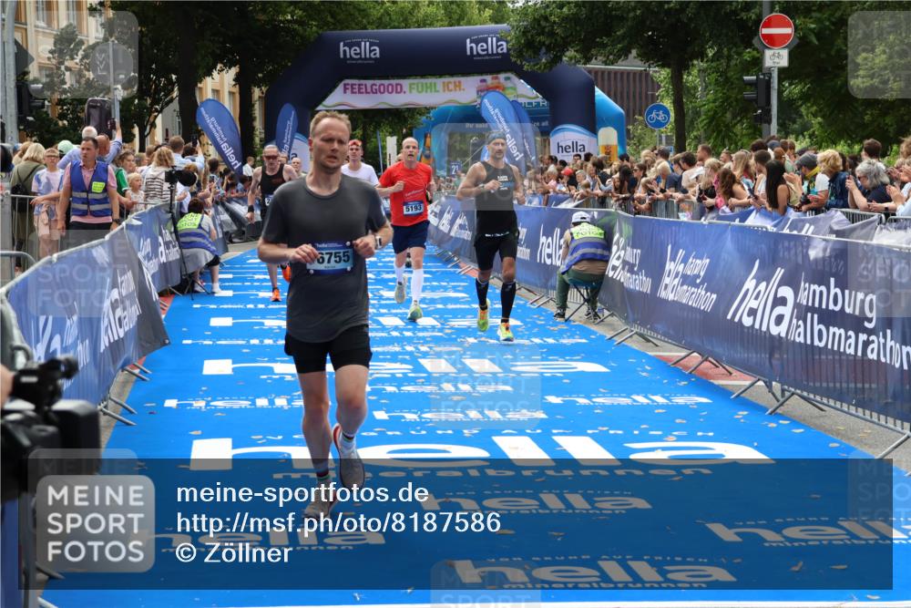 29.06.2025 - hella hamburg halbmarathon Zöllner http://msf.ph/oto/8187586 29.06.2025 10:33:49 Ziel 1743, 2228, 2243, 2746, 4246, 5193, 13771, 14310, 14466, 16243, 16755 meine-sportfotos.de