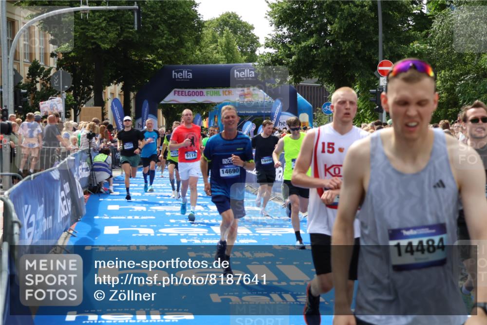 29.06.2025 - hella hamburg halbmarathon Zöllner http://msf.ph/oto/8187641 29.06.2025 10:43:44 Ziel 1976, 3116, 4318, 6903, 6991, 9114, 9159, 13421, 13996, 14201, 14210, 14690, 15328, 15932, 16105, 17912, 18449, 19090 meine-sportfotos.de