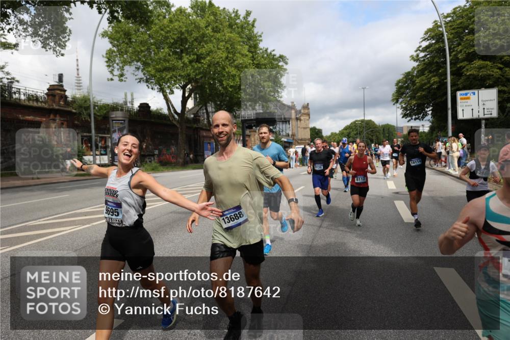 29.06.2025 - hella hamburg halbmarathon Yannick Fuchs http://msf.ph/oto/8187642 29.06.2025 10:43:43 20KM 1342, 1476, 2013, 2504, 2516, 2592, 2596, 2706, 2878, 2889, 2937, 3060, 3543, 3562, 3692, 4017, 4832, 5460, 5978, 6115, 6158, 7100, 7297, 7332, 7657, 8112, 8437, 9038, 9126, 9200, 9463, 9491, 9597, 9619, 9695, 9723, 9924, 9965, 10189, 11339, 11340, 11519, 11819, 11977, 12035, 12271, 12670, 13159, 13233, 13688, 13690, 13976, 14526, 14838, 15519, 15523, 16114, 16653, 16731, 16738, 16843, 16877, 16891, 17001, 17753, 17908, 18058, 18350, 18842, 18926, 18960, 19109 meine-sportfotos.de