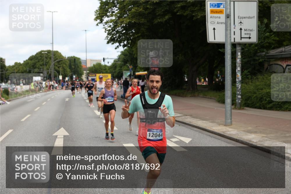 29.06.2025 - hella hamburg halbmarathon Yannick Fuchs http://msf.ph/oto/8187692 29.06.2025 10:30:20 20KM 1344, 1889, 3843, 4050, 4062, 4944, 6032, 10384, 10877, 12044, 12462, 12514, 13252, 13798, 14789, 14841, 15415, 15701, 15931, 15959, 16123, 18237, 18259, 18841 meine-sportfotos.de