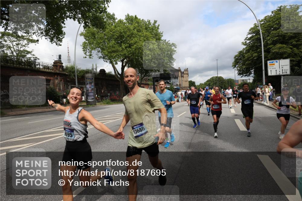 29.06.2025 - hella hamburg halbmarathon Yannick Fuchs http://msf.ph/oto/8187695 29.06.2025 10:43:43 20KM 1342, 1476, 2013, 2504, 2516, 2592, 2596, 2706, 2878, 2889, 2937, 3060, 3543, 3562, 3692, 4017, 4832, 5460, 5978, 6115, 6158, 7100, 7297, 7332, 7657, 8112, 8437, 9038, 9126, 9200, 9463, 9491, 9597, 9619, 9695, 9723, 9924, 9965, 10189, 11339, 11340, 11519, 11819, 11977, 12035, 12271, 12670, 13159, 13233, 13688, 13690, 13976, 14526, 14838, 15519, 15523, 16114, 16653, 16731, 16738, 16843, 16877, 16891, 17001, 17753, 17908, 18058, 18350, 18842, 18926, 18960, 19109 meine-sportfotos.de