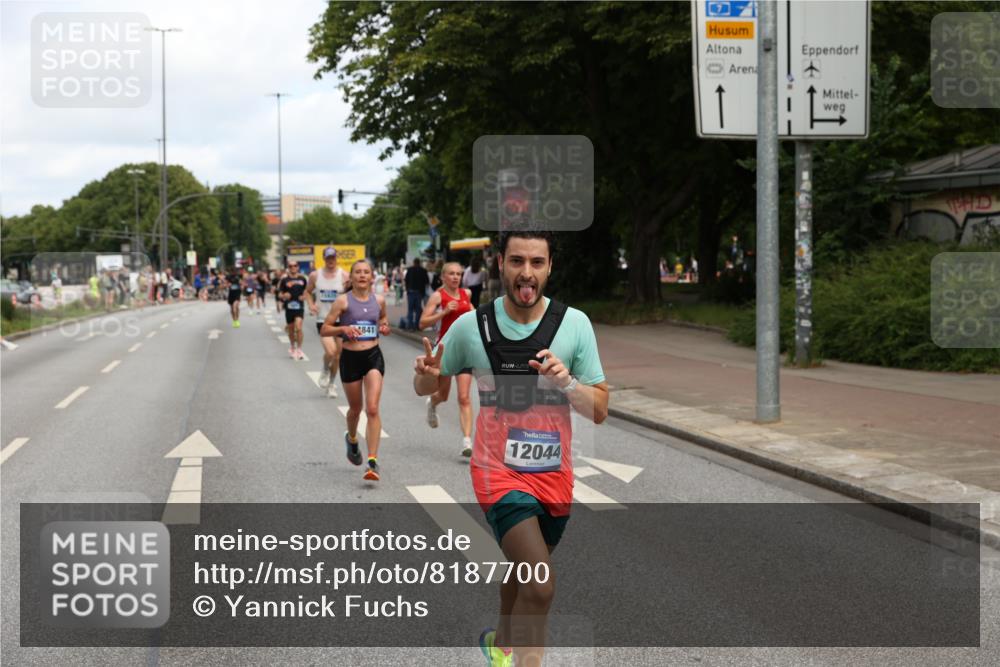 29.06.2025 - hella hamburg halbmarathon Yannick Fuchs http://msf.ph/oto/8187700 29.06.2025 10:30:20 20KM 1344, 1889, 3843, 4050, 4062, 4944, 6032, 10384, 10877, 12044, 12462, 12514, 13252, 13798, 14789, 14841, 15415, 15701, 15931, 15959, 16123, 18237, 18259, 18841 meine-sportfotos.de