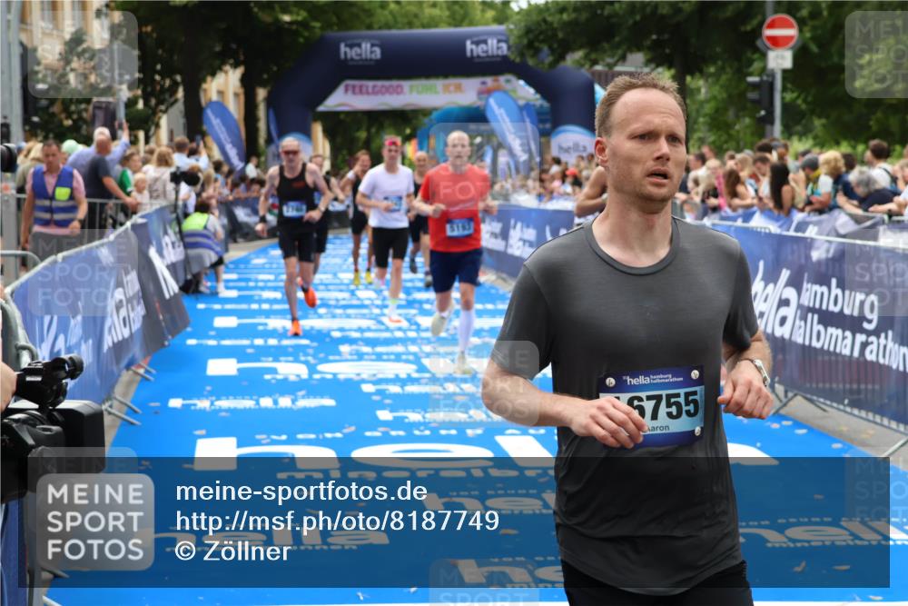 29.06.2025 - hella hamburg halbmarathon Zöllner http://msf.ph/oto/8187749 29.06.2025 10:33:51 Ziel 1743, 2228, 2243, 2746, 4246, 5193, 10865, 13771, 14310, 14466, 16243 meine-sportfotos.de