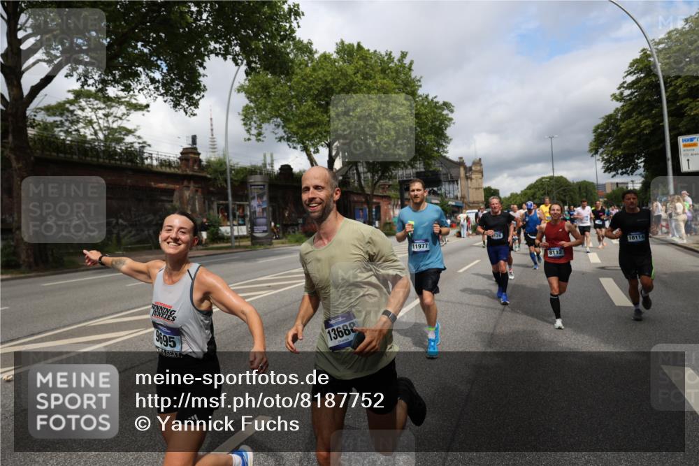 29.06.2025 - hella hamburg halbmarathon Yannick Fuchs http://msf.ph/oto/8187752 29.06.2025 10:43:43 20KM 1342, 1476, 2013, 2504, 2516, 2592, 2596, 2706, 2878, 2889, 2937, 3060, 3543, 3562, 3692, 4017, 4832, 5460, 5978, 6115, 6158, 7100, 7297, 7332, 7657, 8112, 8437, 9038, 9126, 9200, 9463, 9491, 9597, 9619, 9695, 9723, 9924, 9965, 10189, 11339, 11340, 11519, 11819, 11977, 12035, 12271, 12670, 13159, 13233, 13688, 13690, 13976, 14526, 14838, 15519, 15523, 16114, 16653, 16731, 16738, 16843, 16877, 16891, 17001, 17753, 17908, 18058, 18350, 18842, 18926, 18960, 19109 meine-sportfotos.de