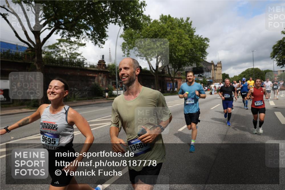 29.06.2025 - hella hamburg halbmarathon Yannick Fuchs http://msf.ph/oto/8187778 29.06.2025 10:43:43 20KM 1342, 1476, 2013, 2504, 2516, 2592, 2596, 2706, 2878, 2889, 2937, 3060, 3543, 3562, 3692, 4017, 4832, 5460, 5978, 6115, 6158, 7100, 7297, 7332, 7657, 8112, 8437, 9038, 9126, 9200, 9463, 9491, 9597, 9619, 9695, 9723, 9924, 9965, 10189, 11339, 11340, 11519, 11819, 11977, 12035, 12271, 12670, 13159, 13233, 13688, 13690, 13976, 14526, 14838, 15519, 15523, 16114, 16653, 16731, 16738, 16843, 16877, 16891, 17001, 17753, 17908, 18058, 18350, 18842, 18926, 18960, 19109 meine-sportfotos.de