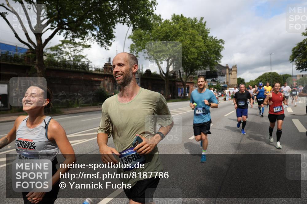 29.06.2025 - hella hamburg halbmarathon Yannick Fuchs http://msf.ph/oto/8187786 29.06.2025 10:43:43 20KM 1342, 1476, 2013, 2504, 2516, 2592, 2596, 2706, 2878, 2889, 2937, 3060, 3543, 3562, 3692, 4017, 4832, 5460, 5978, 6115, 6158, 7100, 7297, 7332, 7657, 8112, 8437, 9038, 9126, 9200, 9463, 9491, 9597, 9619, 9695, 9723, 9924, 9965, 10189, 11339, 11340, 11519, 11819, 11977, 12035, 12271, 12670, 13159, 13233, 13688, 13690, 13976, 14526, 14838, 15519, 15523, 16114, 16653, 16731, 16738, 16843, 16877, 16891, 17001, 17753, 17908, 18058, 18350, 18842, 18926, 18960, 19109 meine-sportfotos.de