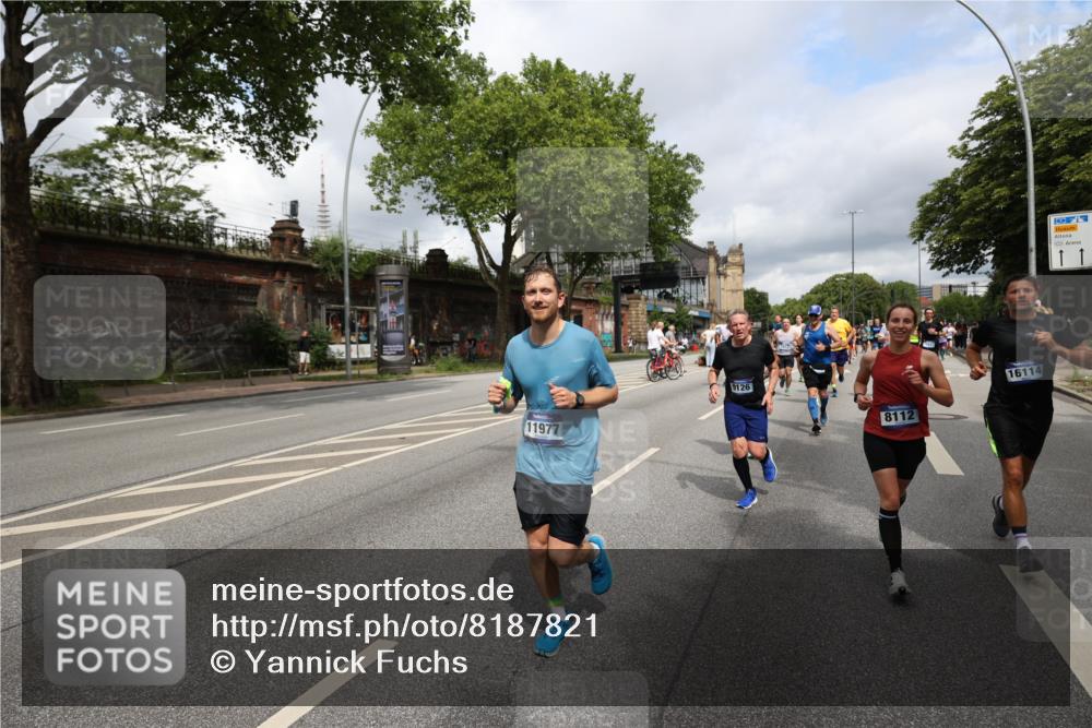 29.06.2025 - hella hamburg halbmarathon Yannick Fuchs http://msf.ph/oto/8187821 29.06.2025 10:43:43 20KM 1342, 1476, 2013, 2504, 2516, 2592, 2596, 2706, 2878, 2889, 2937, 3060, 3543, 3562, 3692, 4017, 4832, 5460, 5978, 6115, 6158, 7100, 7297, 7332, 7657, 8112, 8437, 9038, 9126, 9200, 9463, 9491, 9597, 9619, 9695, 9723, 9924, 9965, 10189, 11339, 11340, 11519, 11819, 11977, 12035, 12271, 12670, 13159, 13233, 13688, 13690, 13976, 14526, 14838, 15519, 15523, 16114, 16653, 16731, 16738, 16843, 16877, 16891, 17001, 17753, 17908, 18058, 18350, 18842, 18926, 18960, 19109 meine-sportfotos.de