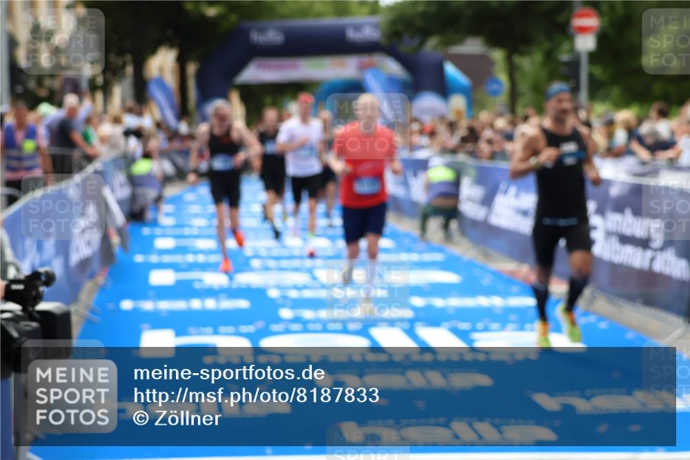 29.06.2025 - hella hamburg halbmarathon Zöllner http://msf.ph/oto/8187833 29.06.2025 10:33:51 Ziel 1743, 2228, 2243, 2746, 4246, 5193, 10865, 13771, 14310, 14466, 16243 meine-sportfotos.de