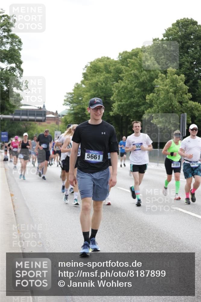 29.06.2025 - hella hamburg halbmarathon Jannik Wohlers http://msf.ph/oto/8187899 29.06.2025 10:23:41 Lombardsbrücke 1005, 1009, 1389, 1444, 3013, 3185, 3285, 3579, 4122, 4597, 4684, 4993, 5039, 5258, 5260, 5661, 5954, 7013, 7426, 7920, 8141, 8149, 8187, 8502, 8717, 9217, 9603, 11306, 11347, 11415, 14433, 14439, 15352, 15456, 17147, 17262, 17414, 17513, 17559, 17560, 17595, 18109, 18132, 18210, 18745, 18998 meine-sportfotos.de