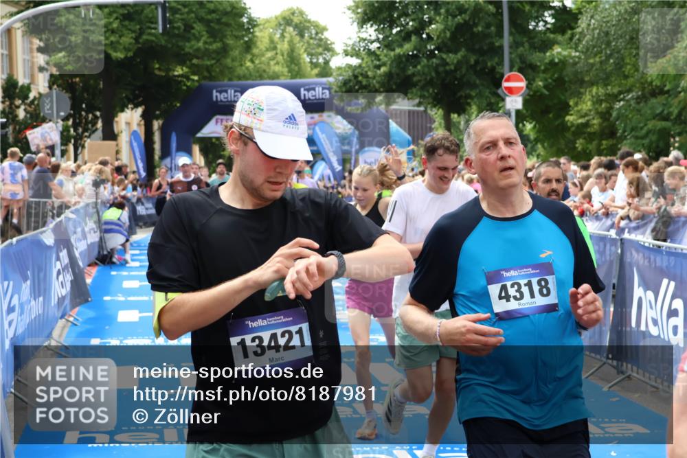 29.06.2025 - hella hamburg halbmarathon Zöllner http://msf.ph/oto/8187981 29.06.2025 10:43:49 Ziel 1976, 3437, 5692, 6903, 6991, 7185, 9159, 9374, 11153, 11778, 11848, 13897, 14201, 14210, 15512, 16062, 16105, 18650, 19090 meine-sportfotos.de