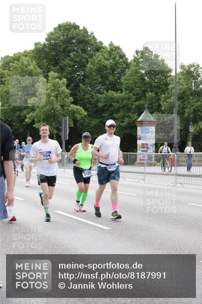 29.06.2025 - hella hamburg halbmarathon Jannik Wohlers http://msf.ph/oto/8187991 29.06.2025 10:23:42 Lombardsbrücke 1005, 1009, 1389, 1444, 3013, 3185, 3285, 3579, 4597, 4684, 4993, 5039, 5258, 5260, 5661, 5954, 7013, 7426, 7920, 8141, 8187, 8502, 8717, 9217, 9603, 11306, 11347, 11415, 14433, 14439, 15352, 15456, 16345, 17147, 17262, 17414, 17559, 17560, 17595, 18109, 18132, 18210 meine-sportfotos.de