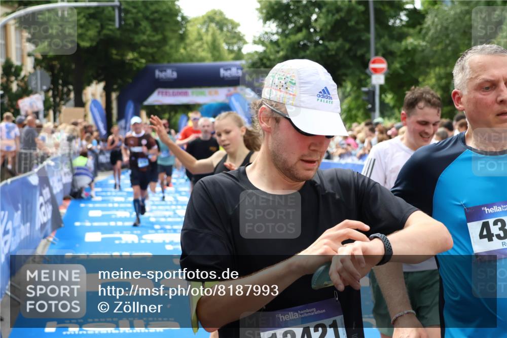 29.06.2025 - hella hamburg halbmarathon Zöllner http://msf.ph/oto/8187993 29.06.2025 10:43:50 Ziel 1976, 3437, 5624, 5692, 6903, 6991, 7185, 9043, 9159, 9374, 11153, 11778, 11848, 13897, 14201, 14210, 15512, 16062, 16105, 18650, 19090 meine-sportfotos.de