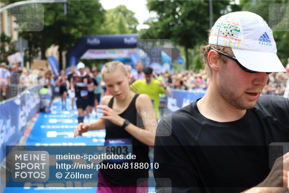 29.06.2025 - hella hamburg halbmarathon Zöllner http://msf.ph/oto/8188010 29.06.2025 10:43:50 Ziel 1976, 3437, 5624, 5692, 6903, 6991, 7185, 9043, 9159, 9374, 11153, 11778, 11848, 13897, 14201, 14210, 15512, 16062, 16105, 18650, 19090 meine-sportfotos.de