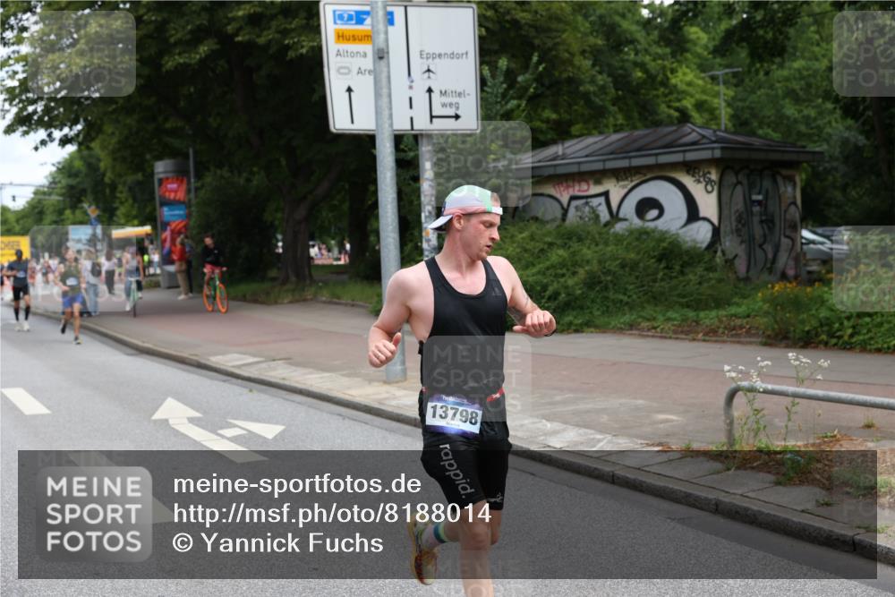 29.06.2025 - hella hamburg halbmarathon Yannick Fuchs http://msf.ph/oto/8188014 29.06.2025 10:30:27 20KM 1889, 3843, 4050, 4062, 6032, 10384, 10477, 10877, 12462, 12514, 13252, 13419, 13798, 14789, 14841, 15161, 15415, 15701, 15931, 15959, 16119, 16123, 17612, 18259, 18841 meine-sportfotos.de