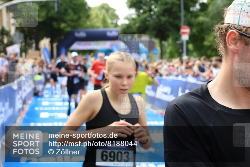 29.06.2025 - hella hamburg halbmarathon Zöllner http://msf.ph/oto/8188044 29.06.2025 10:43:51 Ziel 1976, 3437, 3697, 5624, 5692, 6991, 7185, 9043, 9159, 9374, 11153, 11778, 11848, 13897, 14861, 15512, 16062, 16105, 18650, 19090 meine-sportfotos.de