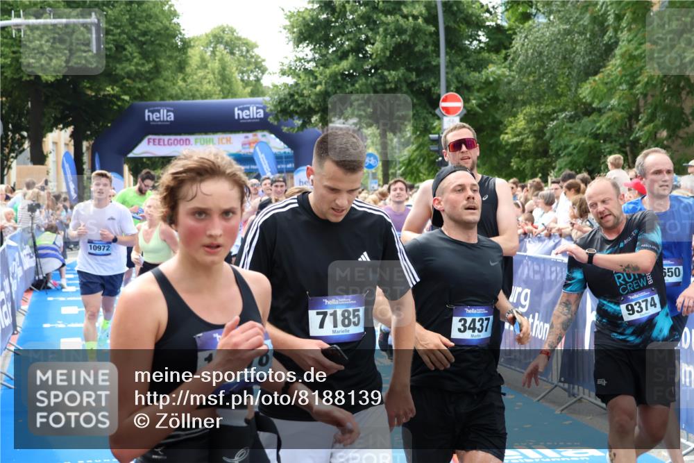 29.06.2025 - hella hamburg halbmarathon Zöllner http://msf.ph/oto/8188139 29.06.2025 10:43:57 Ziel 3437, 3697, 3907, 5624, 5692, 8063, 8145, 8900, 9043, 9374, 10493, 10596, 11809, 12438, 12966, 13897, 14861, 16549, 17376, 17403, 18650, 18678 meine-sportfotos.de